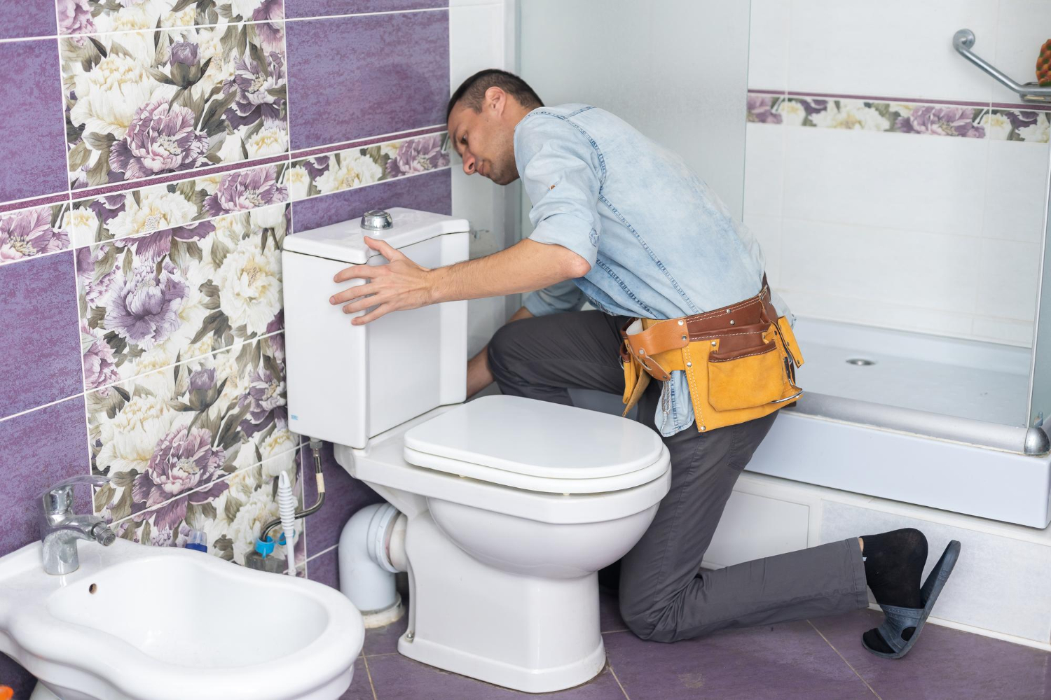 Perché la cassetta dello scarico del WC perde acqua?