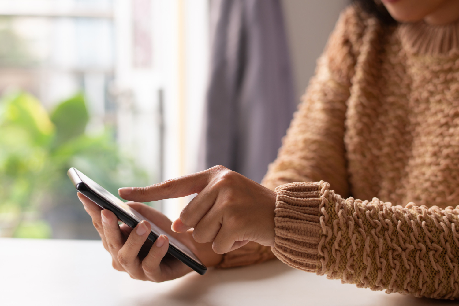 Come collegare un numero fisso a WhatsApp?